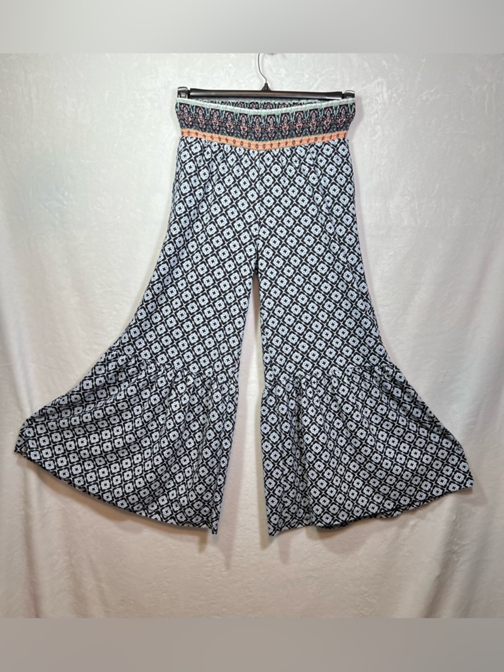 Cato Blue Black Geometric Smocked Waist Wide Leg Ruffle Pants Women L - Picture 3 of 12